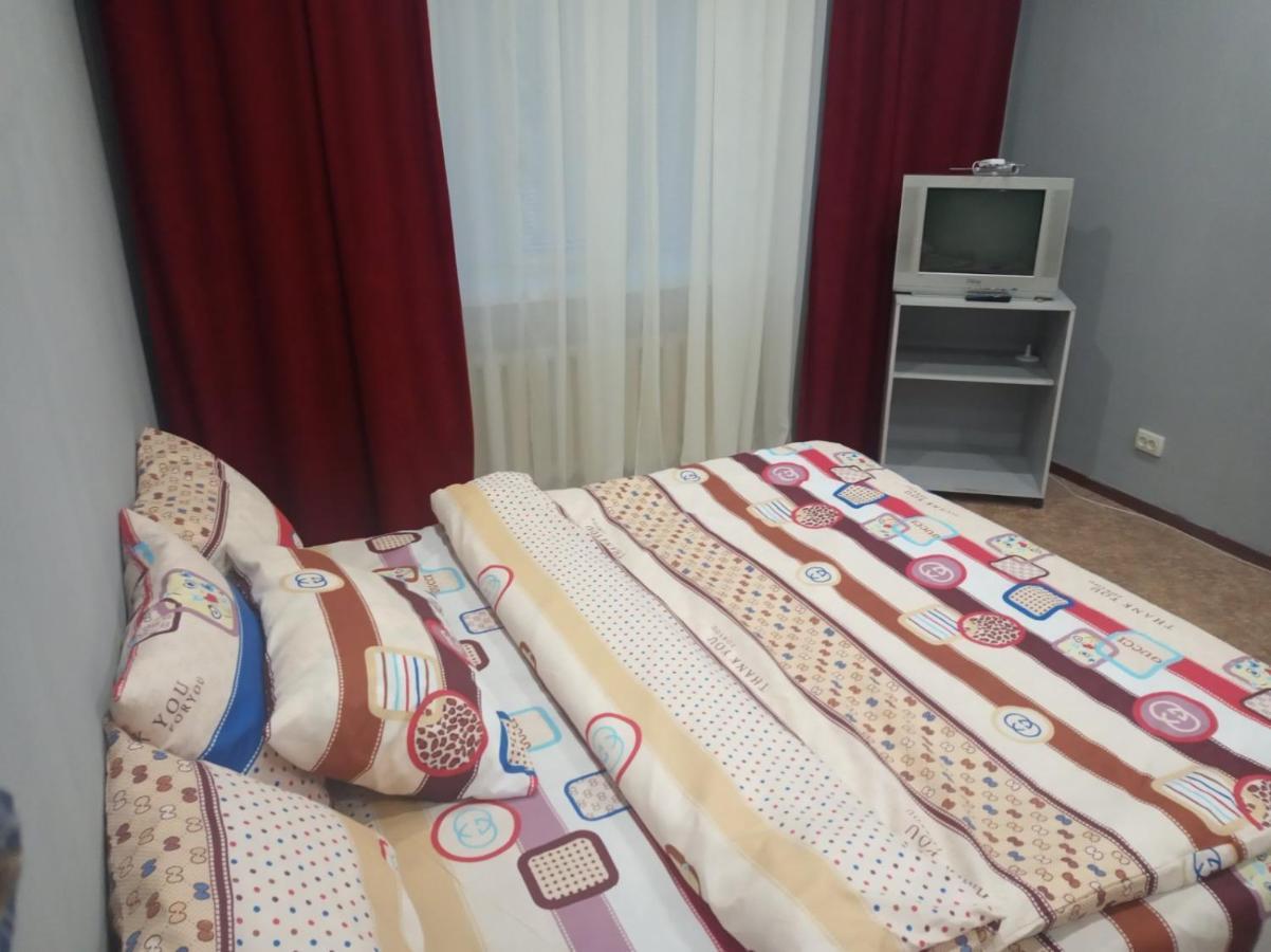 Уютная, Просторная Квартира, Рядом С Пр. Воронцова ドニプロペトロウシク エクステリア 写真